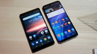 Illustration for article titled Probamos el nuevo Nokia 8 Sirocco: Âżpuede Nokia competir con los potentes Samsung Galaxy?